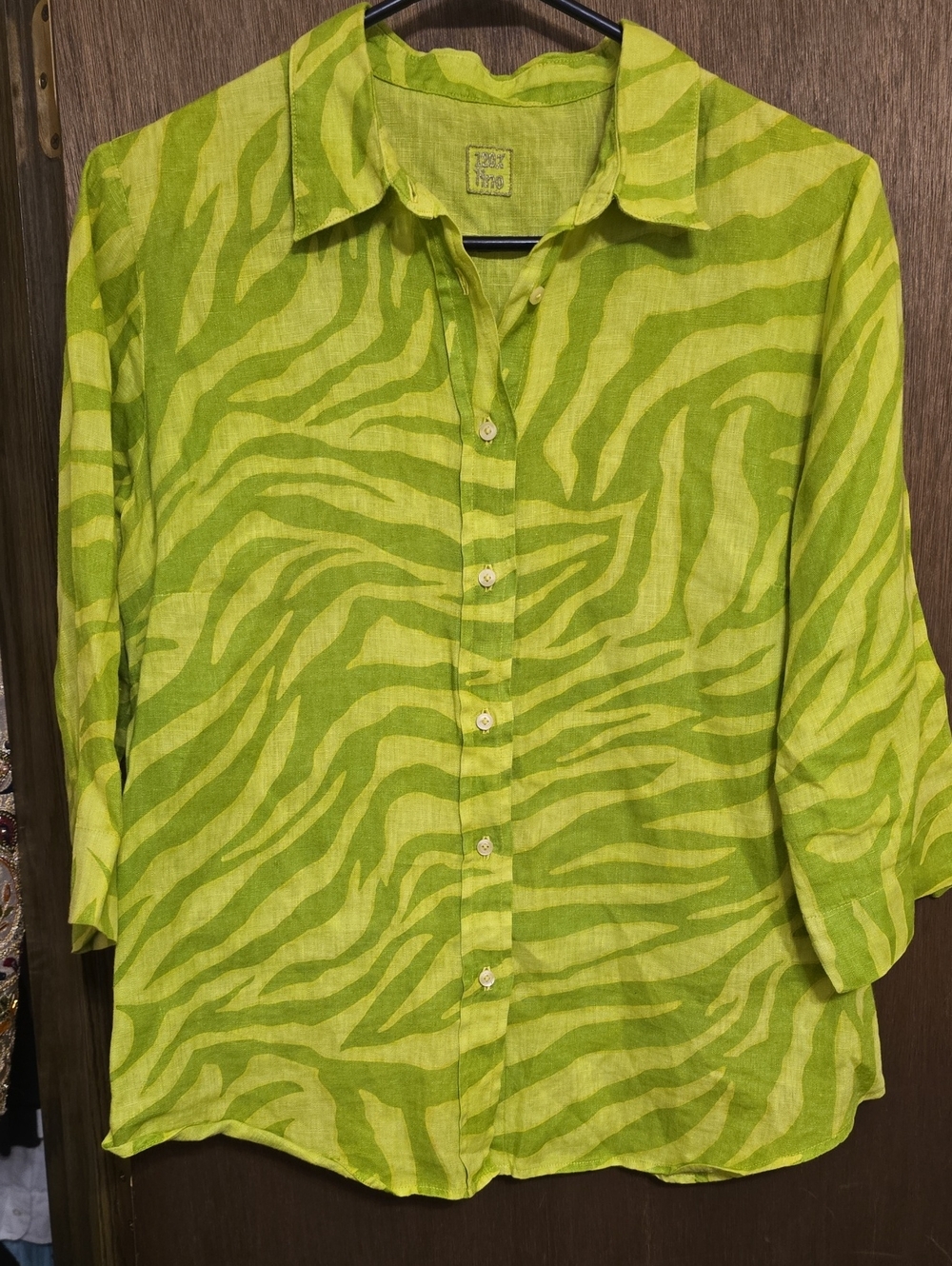 120% lino Linen Zebra Print Button-Up Shirt in Lime Green